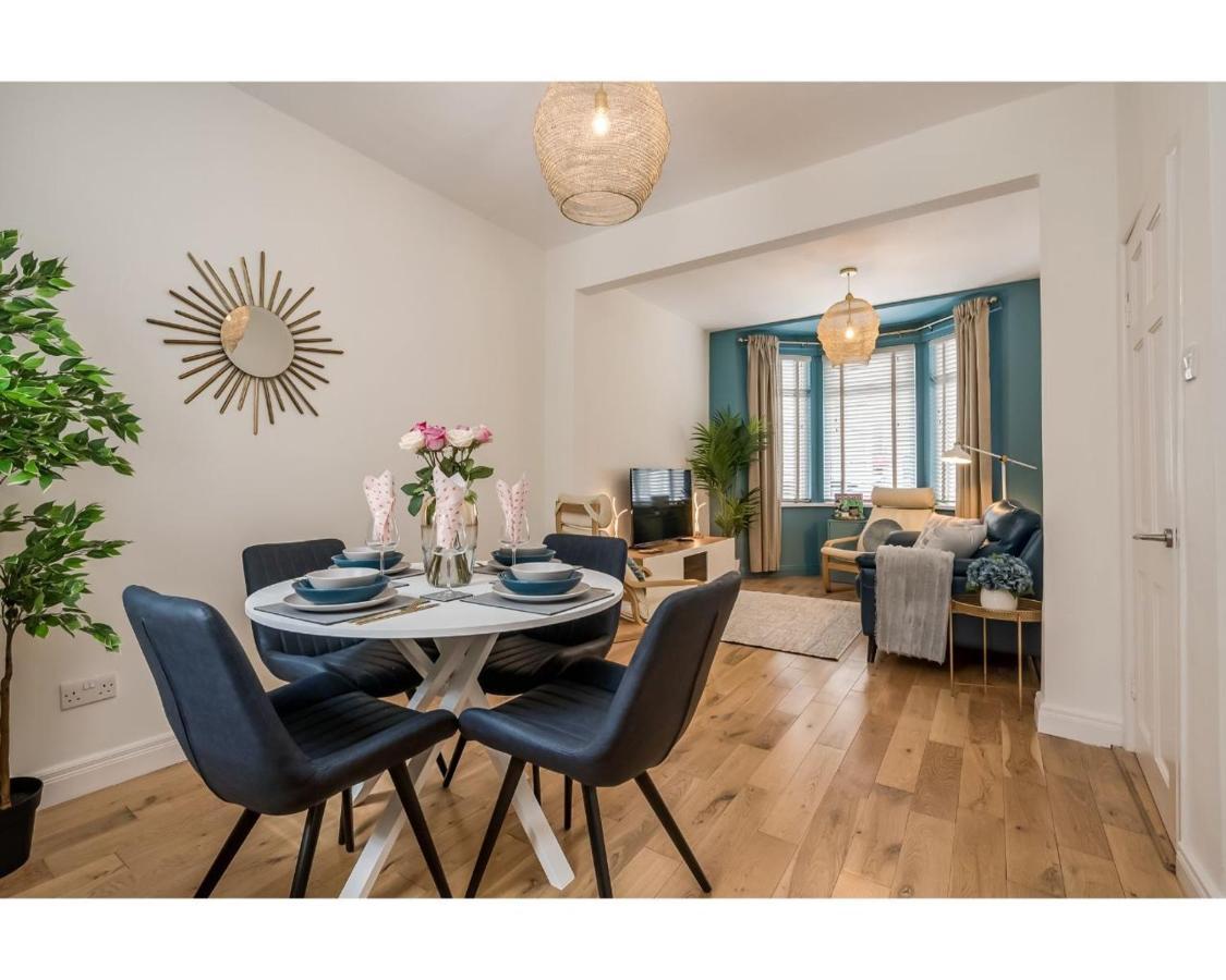 Central Belfast Apartments Chic Luxe R&R 외부 사진