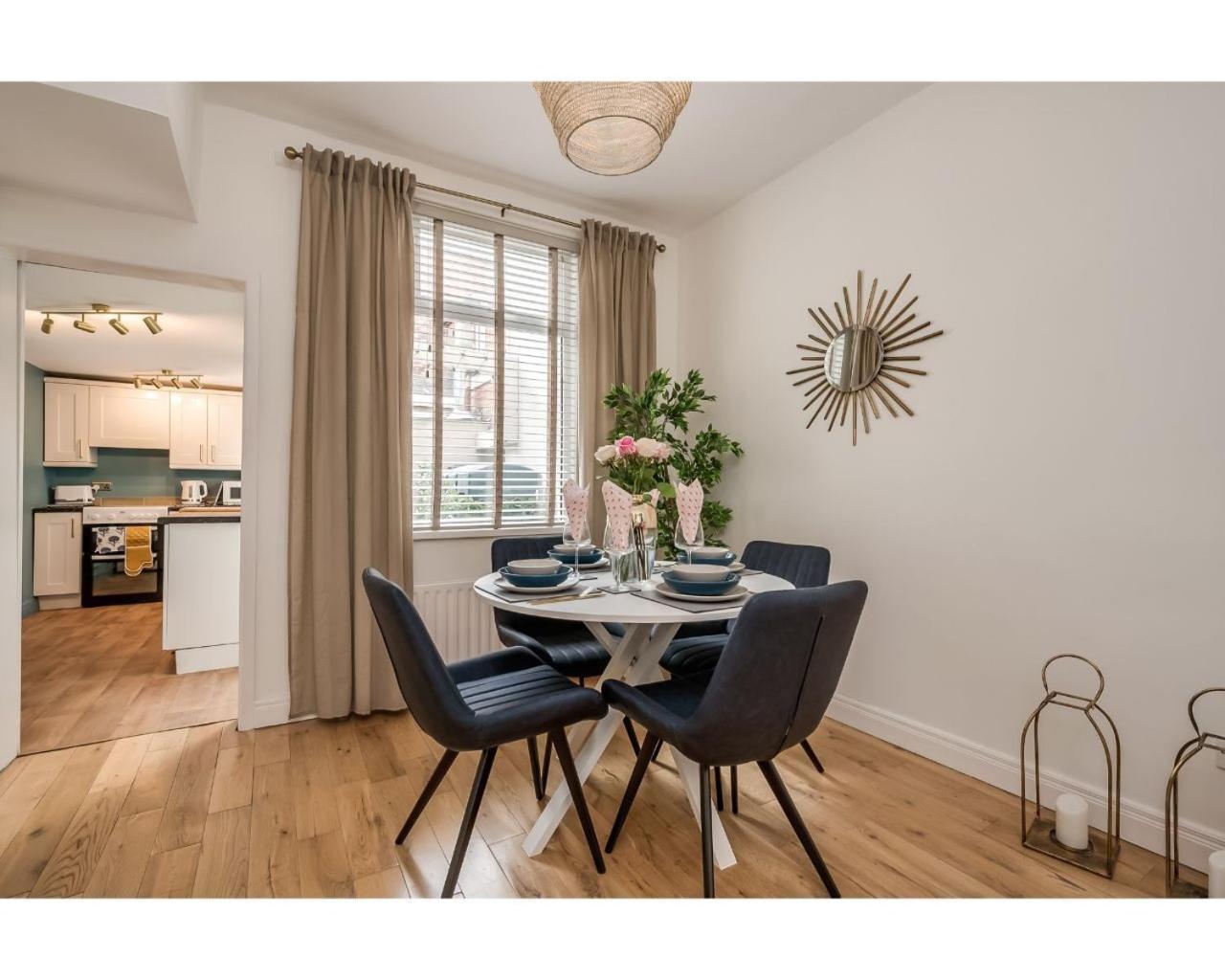 Central Belfast Apartments Chic Luxe R&R 외부 사진