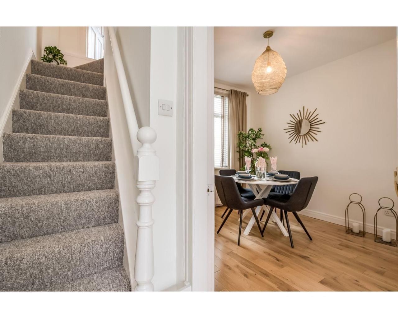 Central Belfast Apartments Chic Luxe R&R 외부 사진