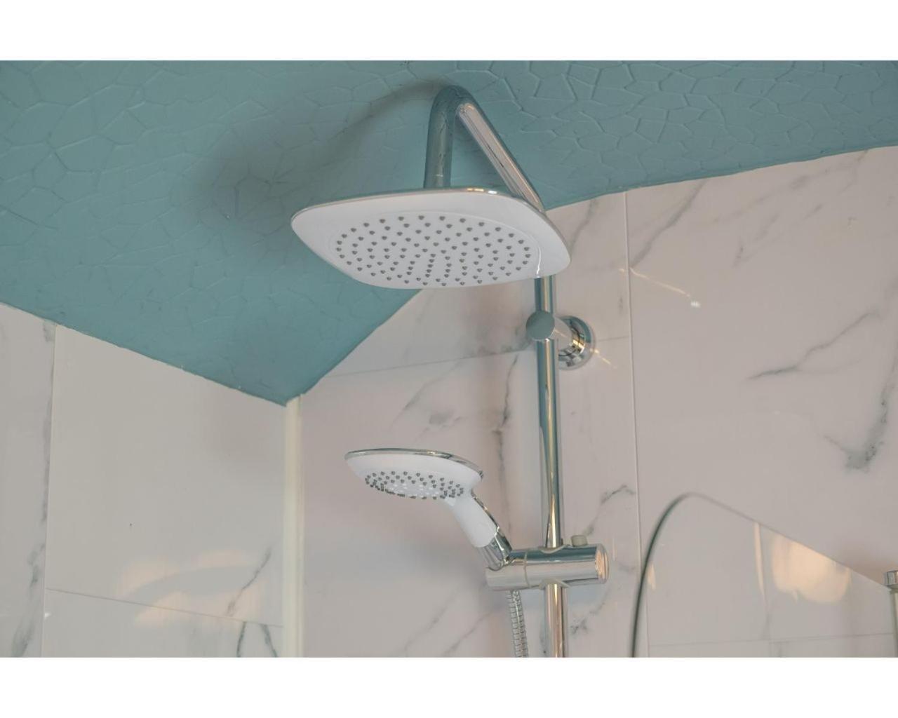 Central Belfast Apartments Chic Luxe R&R 객실 사진