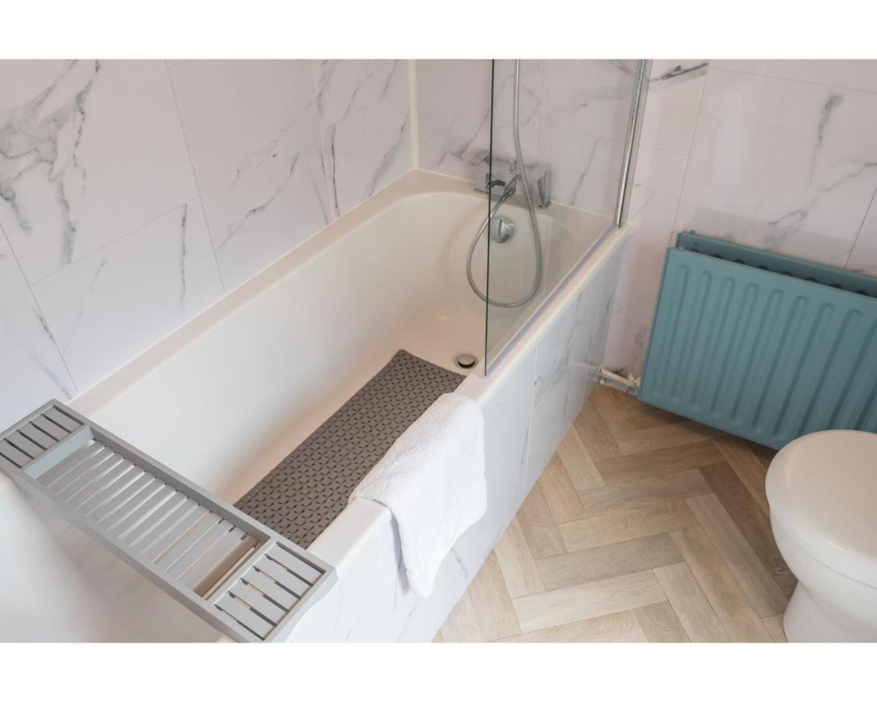 Central Belfast Apartments Chic Luxe R&R 객실 사진